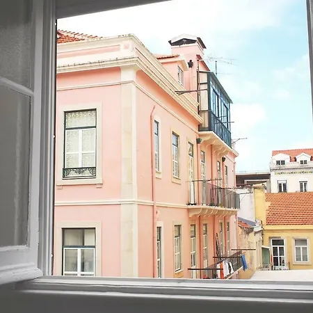 Castelinhos Flat. Bright And Cosy. * Lisboa